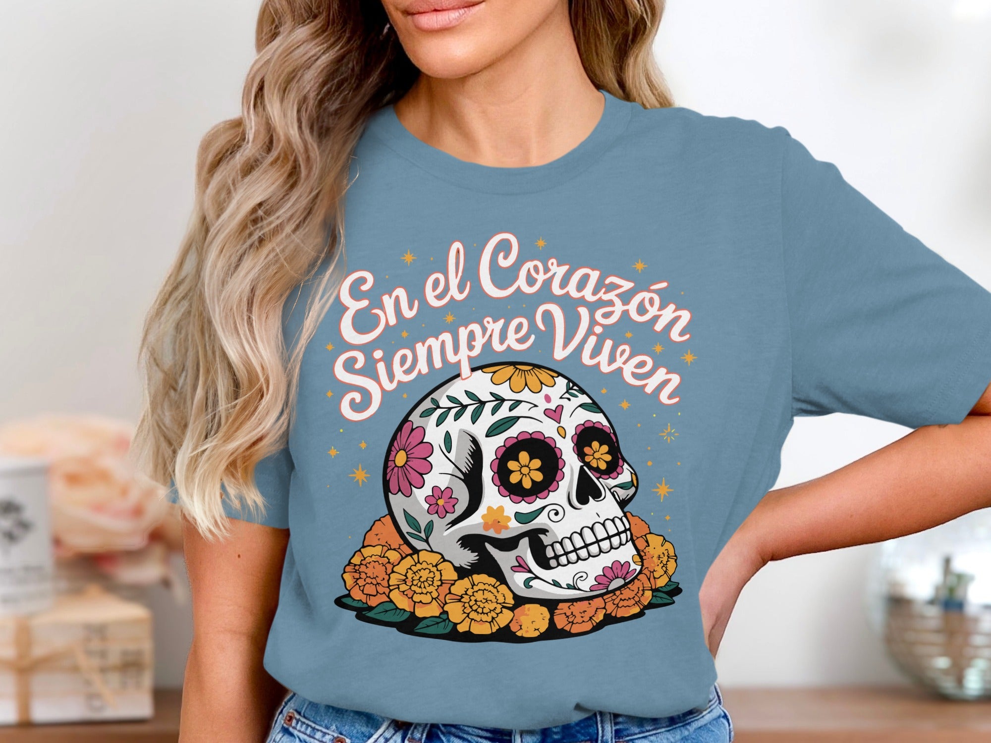 En el Corazón Siempre Viven Skull T-Shirt product type
