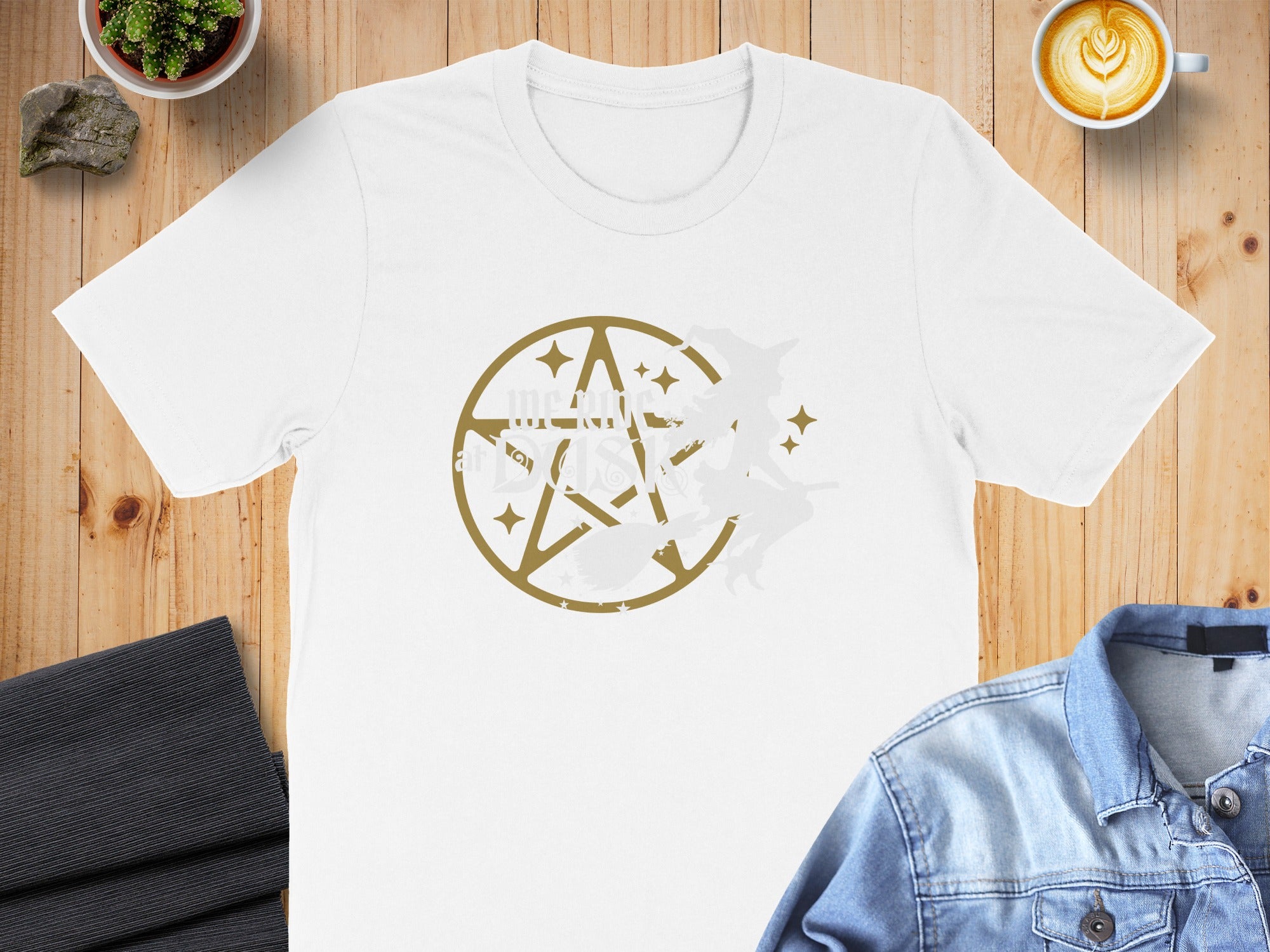 Mesmerizing Artistic Design on Stylish T-shirt product